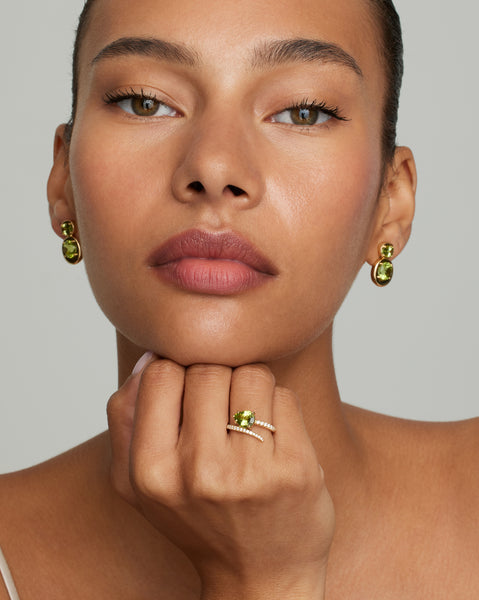 Script Ring with Peridot and Diamonds