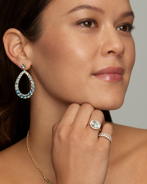 Aquamarine Oval Ring with Diamonds