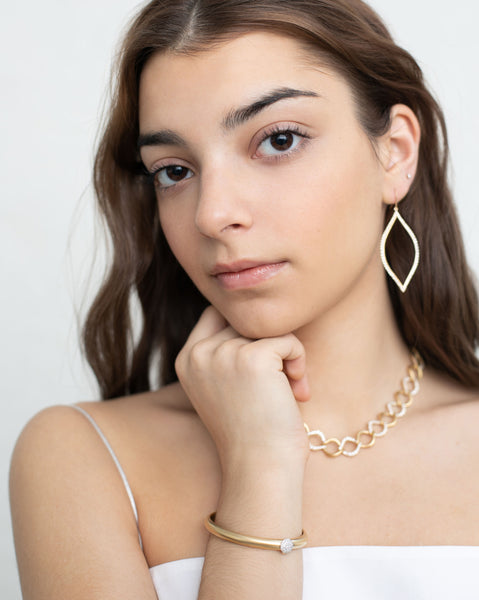 Hinged Bangle with Diamond Disc Closure