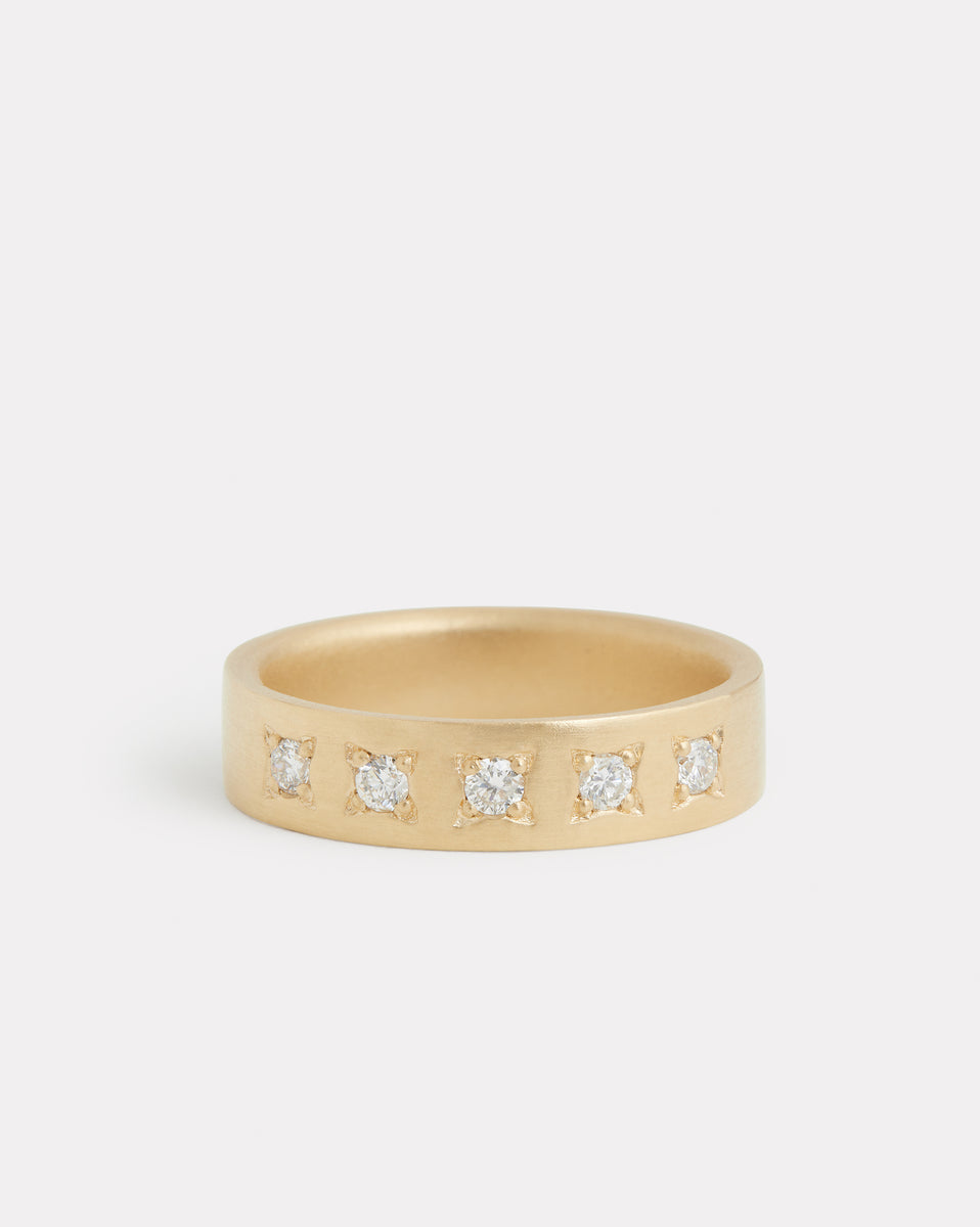 Star Set Diamond Band